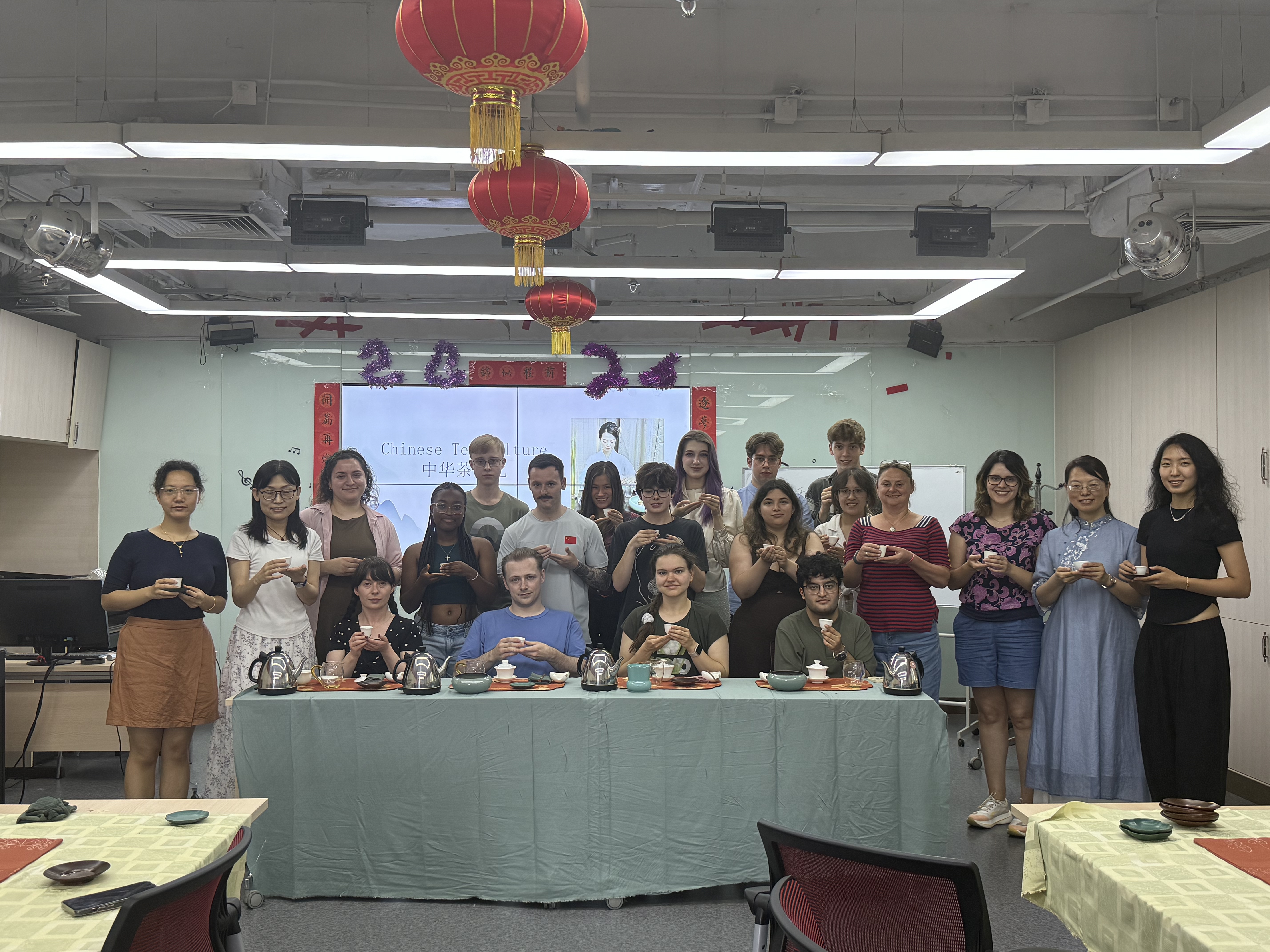 照片13—茶道文化体验课合照.jpg